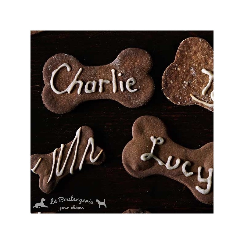 Biscuits avec le nom de chien Caroube