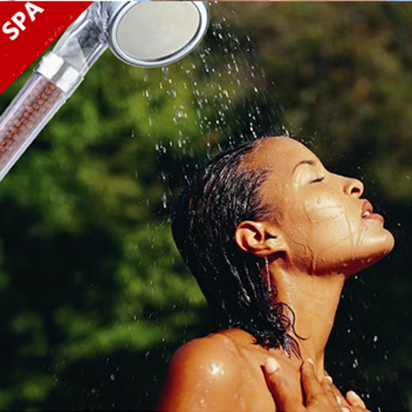 POMMEAU DE DOUCHE FILTRANT ET IONISANT